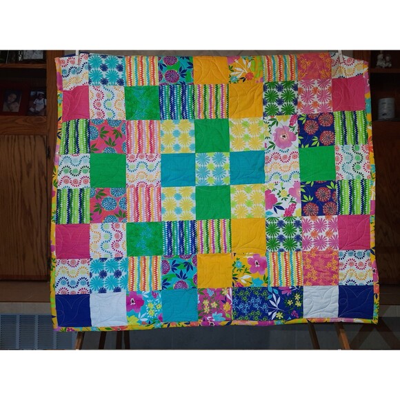 Patchwork Bright Summer Baby or Toddler Quilt with a mini pillow - one of a kind - Picture 9 of 12